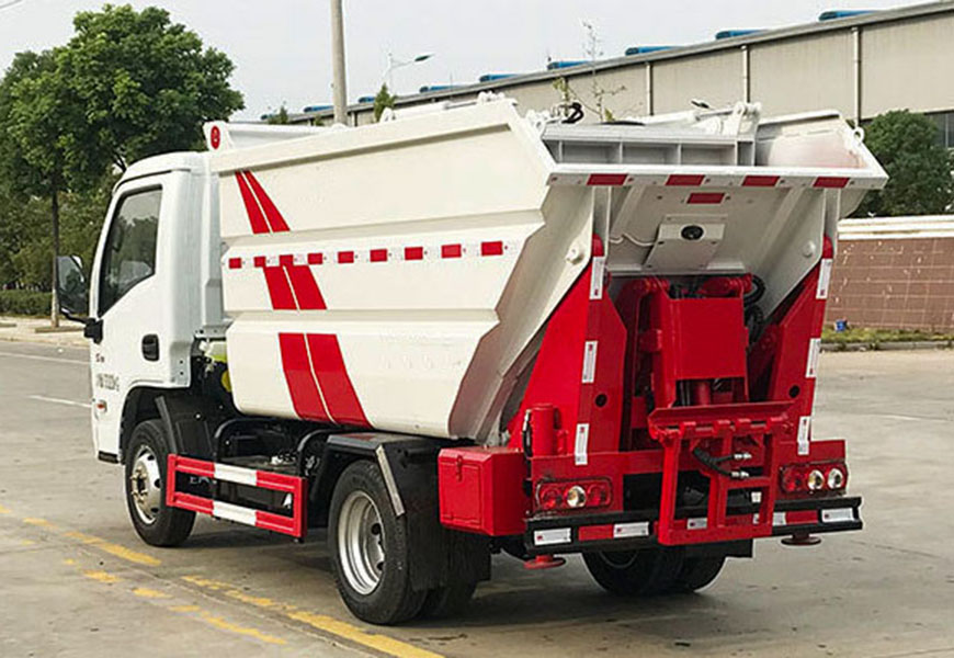 躍進(jìn)S70后裝高位掛桶無(wú)泄漏垃圾車(chē)