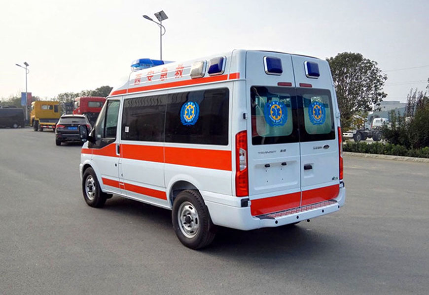 國六福特V348短軸中頂救護(hù)車(柴油版)