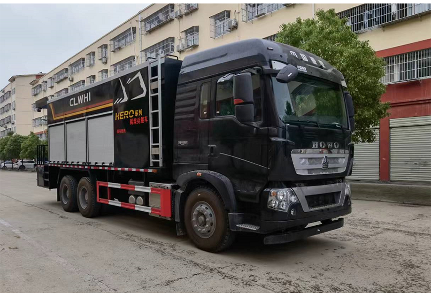 重汽豪沃后雙橋公路養(yǎng)護(hù)稀漿封層車