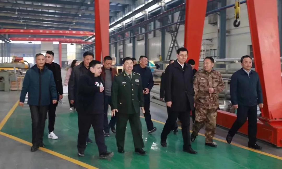 湖北省軍區(qū)、隨州市黨委領(lǐng)導(dǎo)人指導(dǎo)程力專(zhuān)汽產(chǎn)業(yè)走高質(zhì)量發(fā)展之路