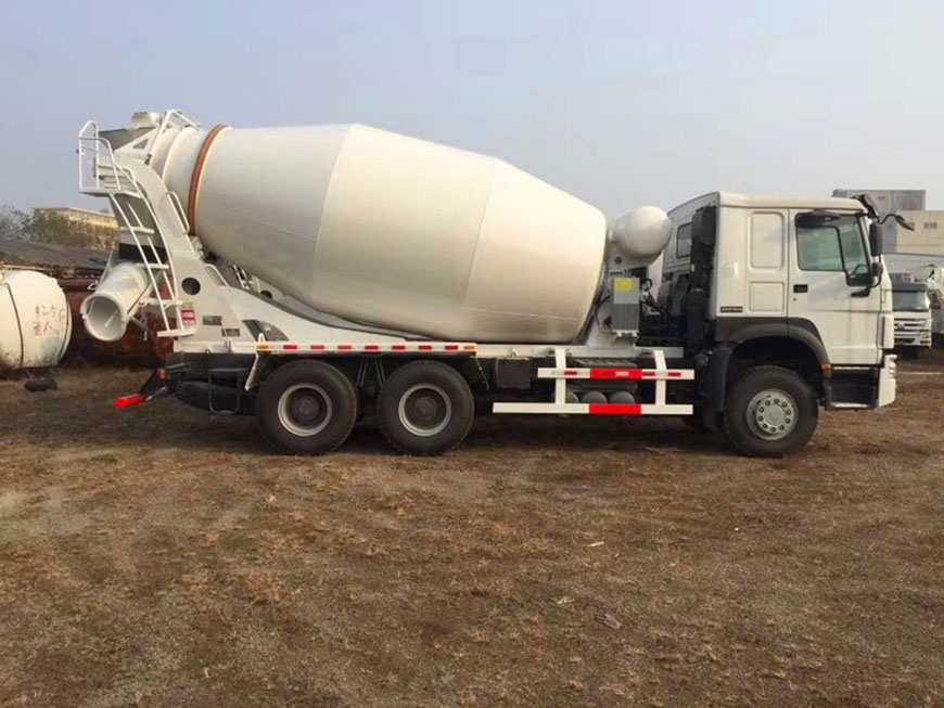 紅巖杰獅12方攪拌車(chē)