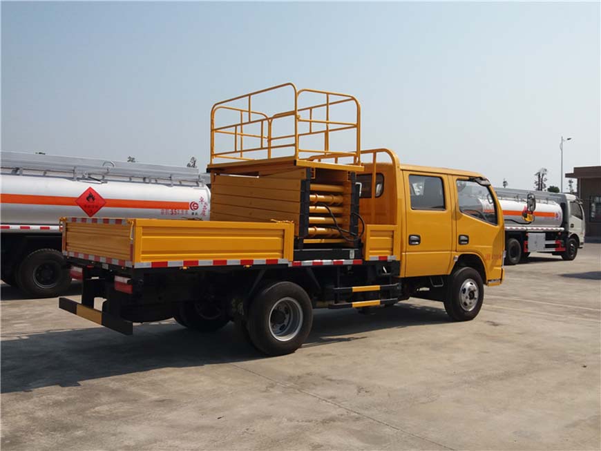 東風(fēng)8米、10米升降平臺(tái)車