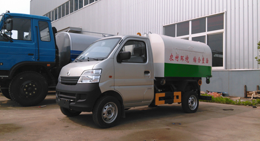 國(guó)五長(zhǎng)安勾臂式垃圾車