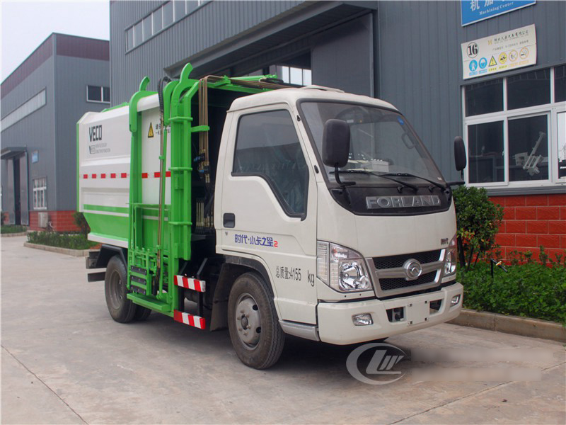 湖南大學(xué)新型多功能垃圾車(chē)交付