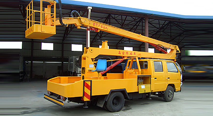 東風小霸王高空作業(yè)車